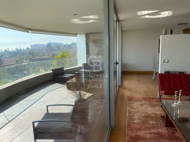 Venta duplex con gran jardín, terrazas y quincho