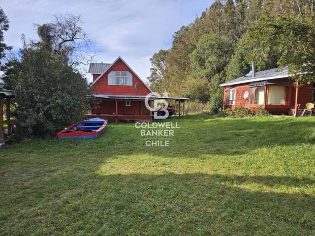 Terreno Comercial: 9 Cabañas, Lago y Vista al Volcán