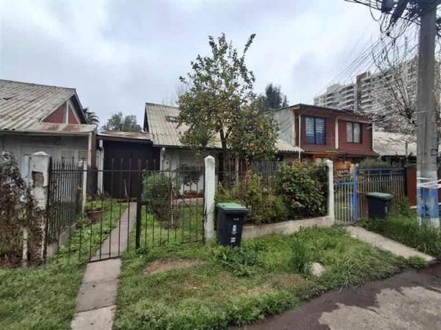 CASA Casa 2 Pisos en Villa Las Amapolas