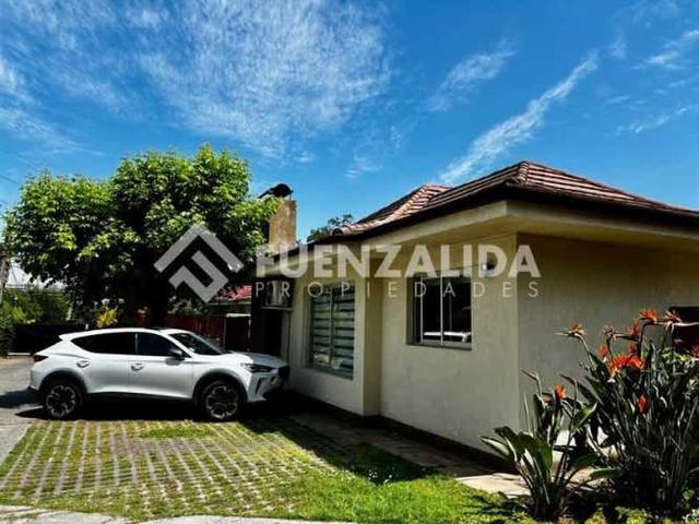 CASA Vicente Pérez Rosales / Simón Gonzalez