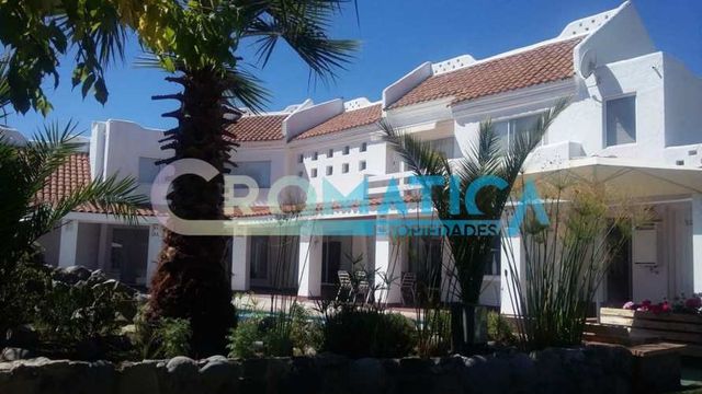 Casa Con 1.500 M2 De Terreno En Condominio Nogales Alto