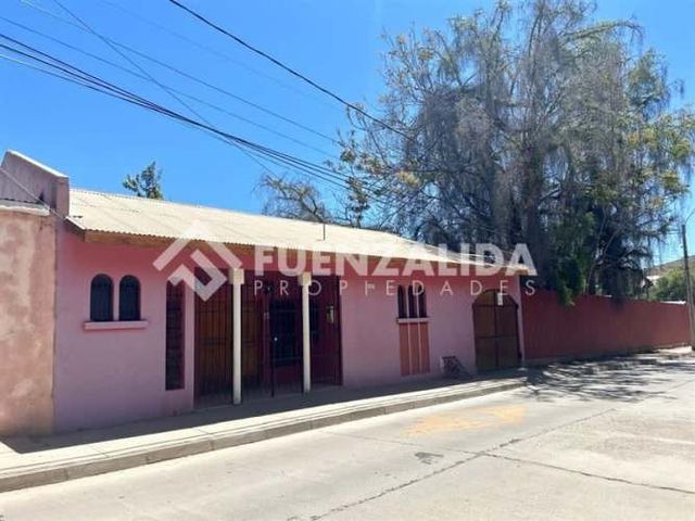 CASA Detrás Catedral Andacollo