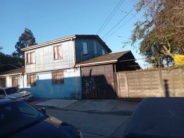 OPORTUNIDAD AMPLIA Y SOLIDA CASA EN TALCAHUANO