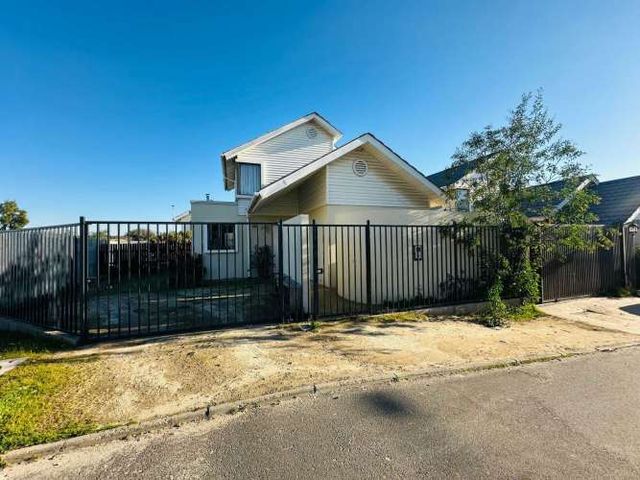 VENTA CASA 4 DORMITORIOS 3 BAÑOS QUILPUÉ (112889)