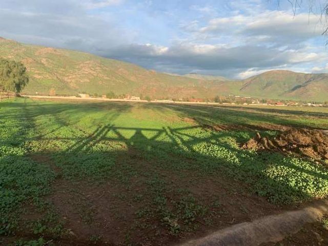 TERRENO CONSTRUCCION 3 paños de 3, 5 y 8 HA c/u urbano colindante con salida norte de Las Brisas de Chicureo