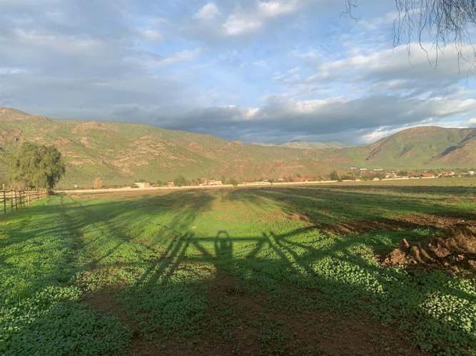 SITIO Increible paño urbano colindante con salida norte de Las Brisas de Chicureo
