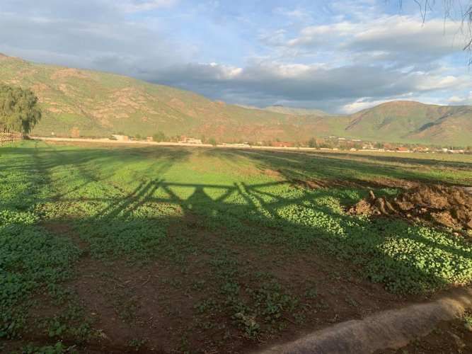 SITIO Increible paño urbano colindante con salida norte de Las Brisas de Chicureo