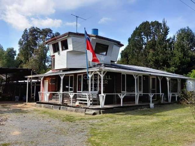 Oferta una hectárea  con 2  casa!