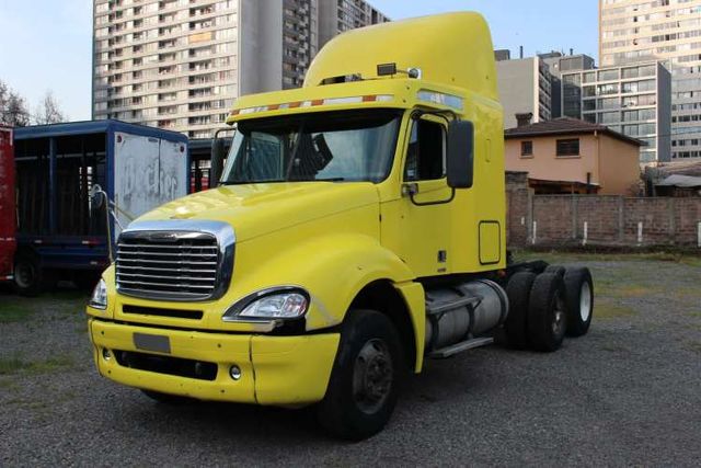 Tracto Freightliner Cl 120 Columbia 6x4 año 2007