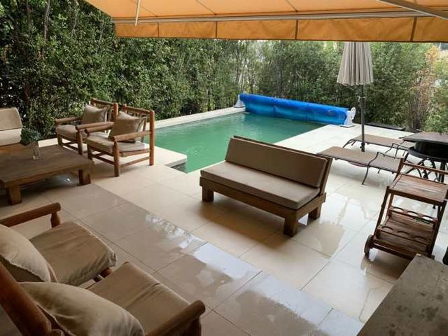 CASA Townhouse en segurísimo condominio con linda vista a Santiago