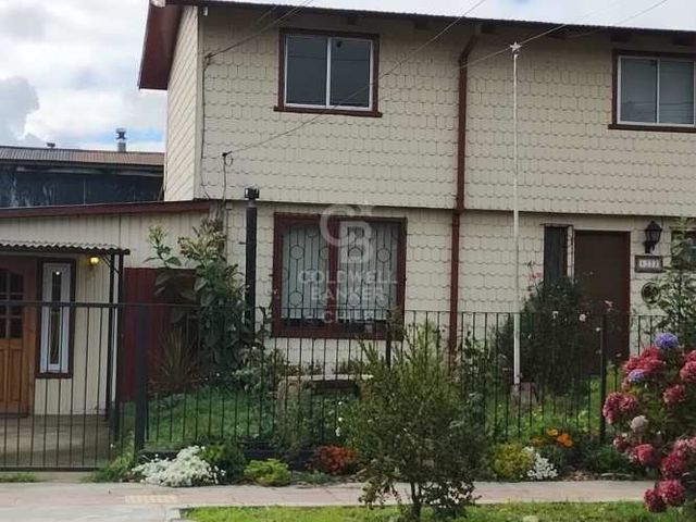 Amplia casa en calle San Ignacio Puerto Varas!