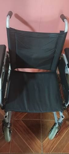 SILLA DE RUEDA CON COJIN ORTOPEDICO