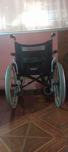 SILLA DE RUEDA CON COJIN ORTOPEDICO