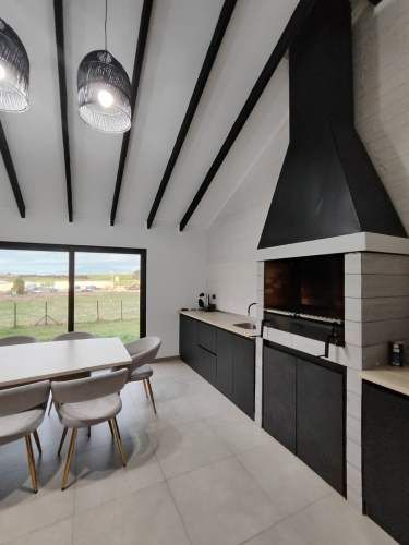 CASA EN ALTO MAULLIN / LLANQUIHUE