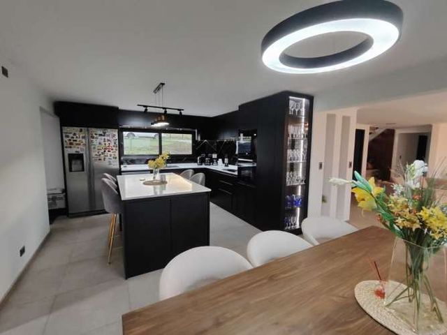 CASA EN ALTO MAULLIN / LLANQUIHUE