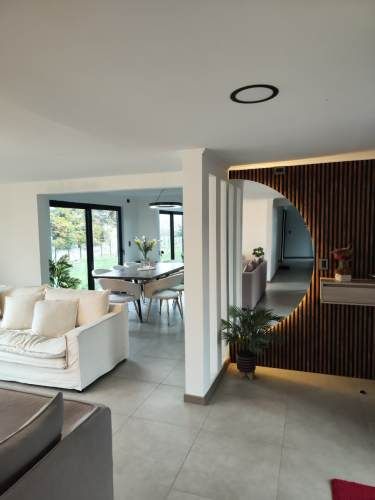 CASA EN ALTO MAULLIN / LLANQUIHUE