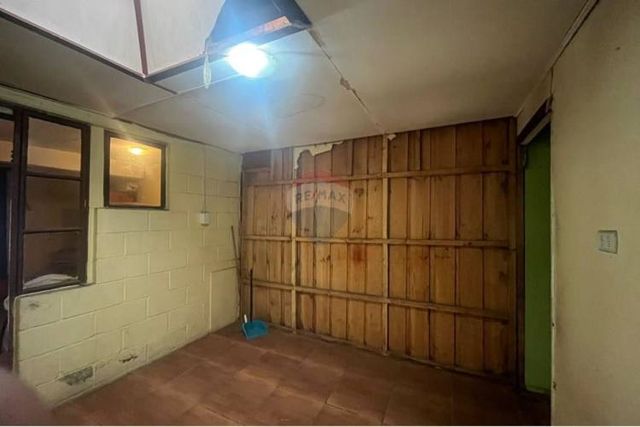 Gran casa con estacionamiento