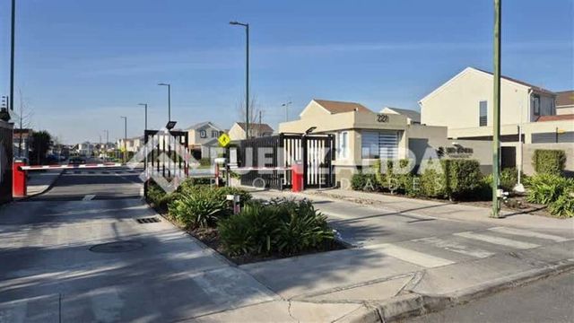 CASA SECTOR LAGUNA DEL SOL