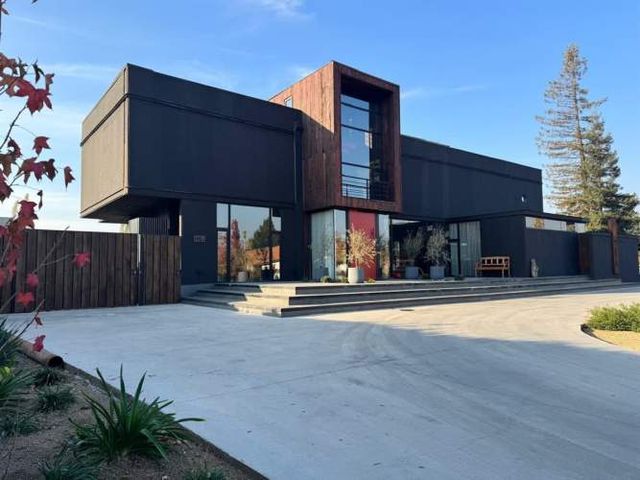 CASA Moderna casa en club de golf Los Lirios