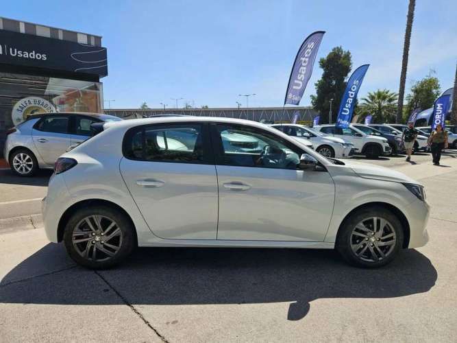 PEUGEOT 208 2022