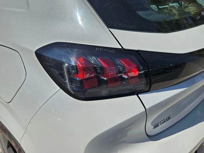 PEUGEOT 208 2022