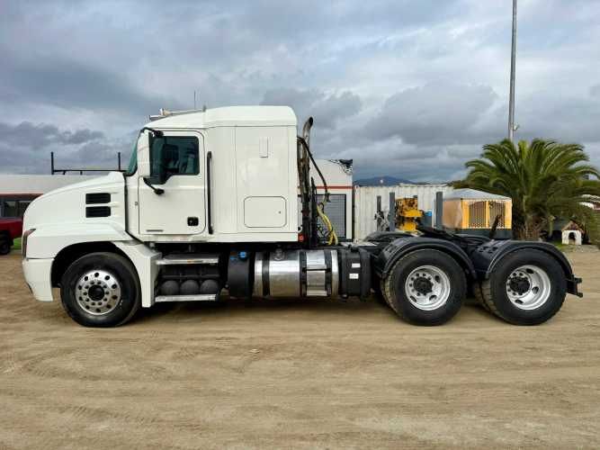 2019 Tractocamión Mack Anthem 6x4 con Kit Hidráulico – Muy buen estado