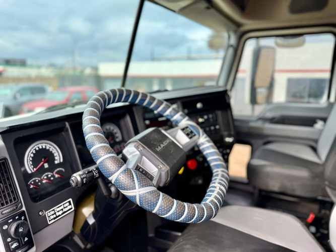 2019 Tractocamión Mack Anthem 6x4 con Kit Hidráulico – Muy buen estado