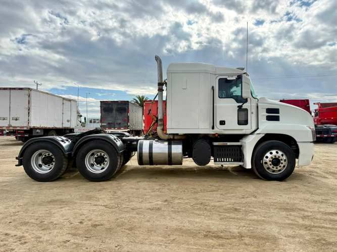 2019 Tractocamión Mack Anthem 6x4 con Kit Hidráulico – Muy buen estado