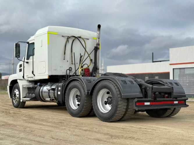 2019 Tractocamión Mack Anthem 6x4 con Kit Hidráulico – Muy buen estado