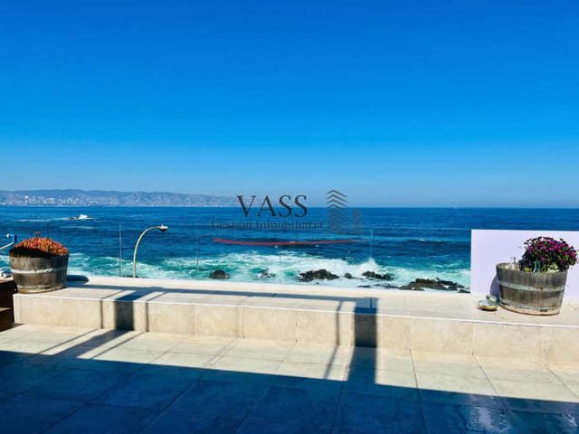 VASS vende depto 4D 2B frente al mar, Av. Borgoño, Concón