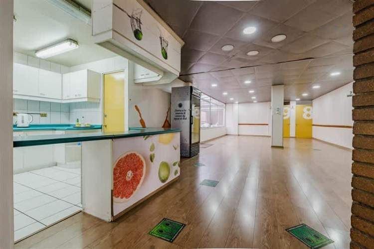 DEPARTAMENTO EDIFICIO DE USO MITXO | CERCANO A METRO MONEDA