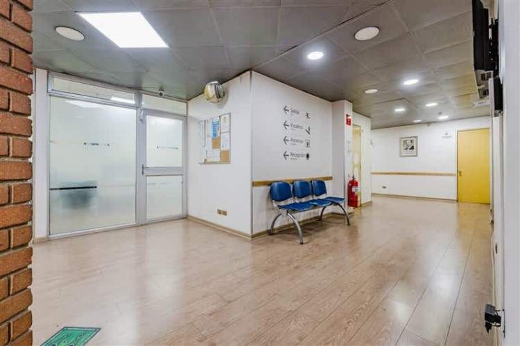 DEPARTAMENTO EDIFICIO DE USO MITXO | CERCANO A METRO MONEDA