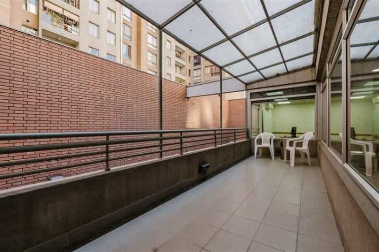 DEPARTAMENTO EDIFICIO DE USO MITXO | CERCANO A METRO MONEDA