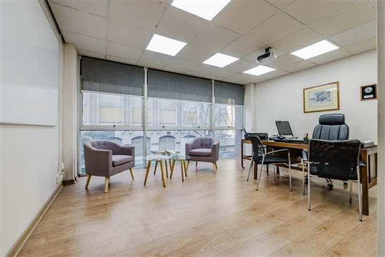 DEPARTAMENTO EDIFICIO DE USO MITXO | CERCANO A METRO MONEDA