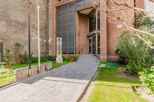 OFICINA EDIFICIO DE USO MITXO | CERCANO A METRO MONEDA