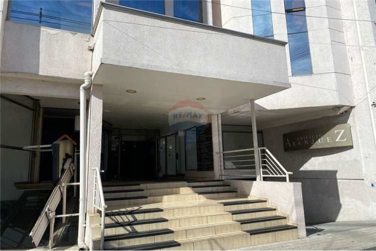 Se vende oficina en edificio aranjuez talca.