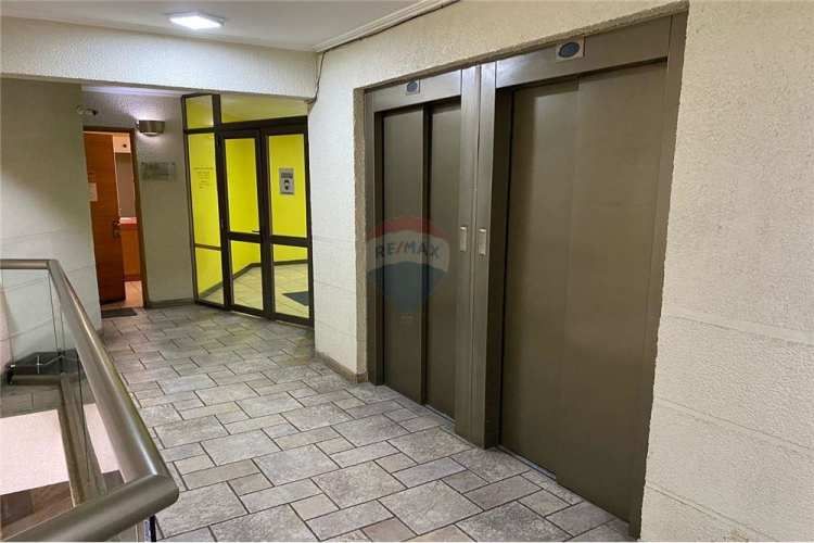 Se vende oficina en edificio aranjuez talca.