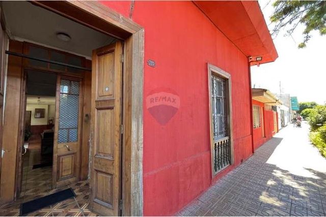 Se vende residencial funcionando curico centro