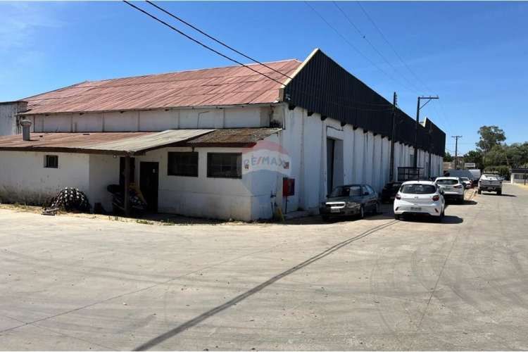 Se arrienda bodega 400 m2 talca