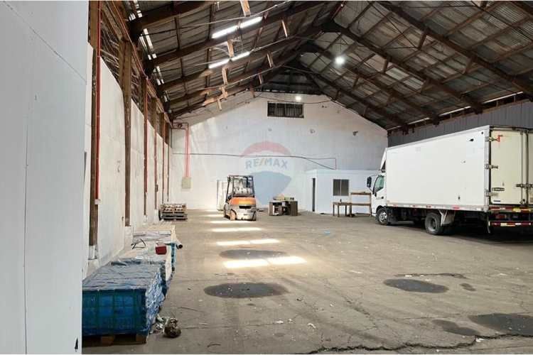 Se arrienda bodega 400 m2 talca