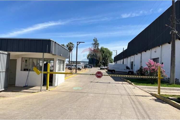 Se arrienda bodega 400 m2 talca