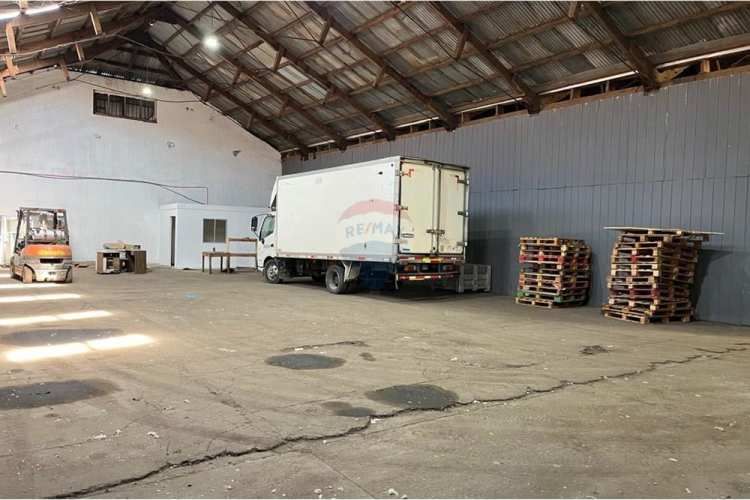 Se arrienda bodega 400 m2 talca