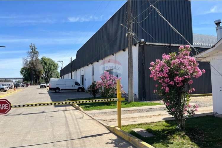 Se arrienda bodega 400 m2 talca