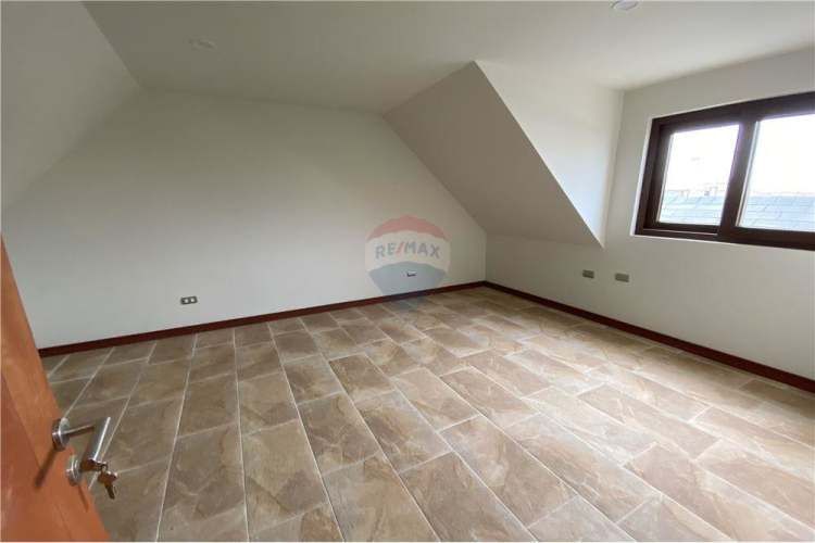 En venta casa en parcelas hacienda la esmeralda.