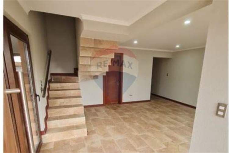 En venta casa en parcelas hacienda la esmeralda.