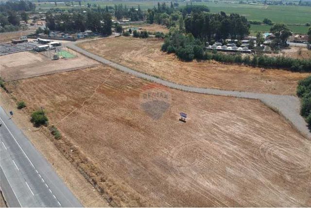 Arriendo lotes de 5.000  cruce unihue.