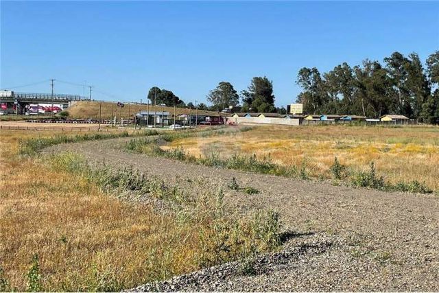 Arriendo lotes de 5.000  cruce unihue.