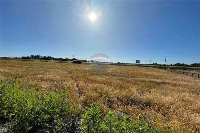 Arriendo lotes de 5.000  cruce unihue.