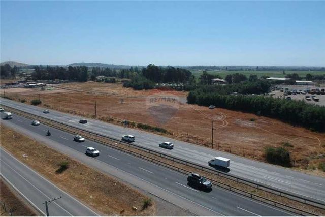 Arriendo lotes de 5.000  cruce unihue.