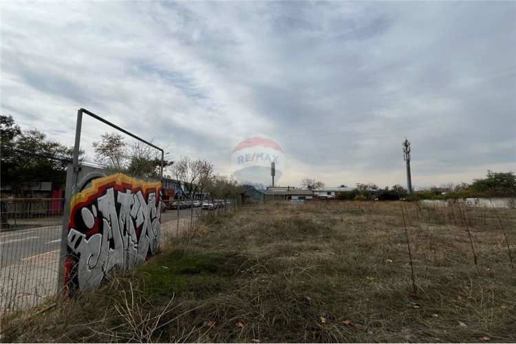 Sector plaza las heras, amplio terreno esquina.